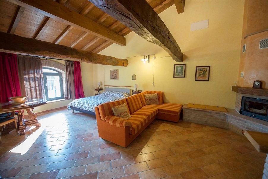 Fattoria Branciana Bed and Breakfast Rossena Εξωτερικό φωτογραφία